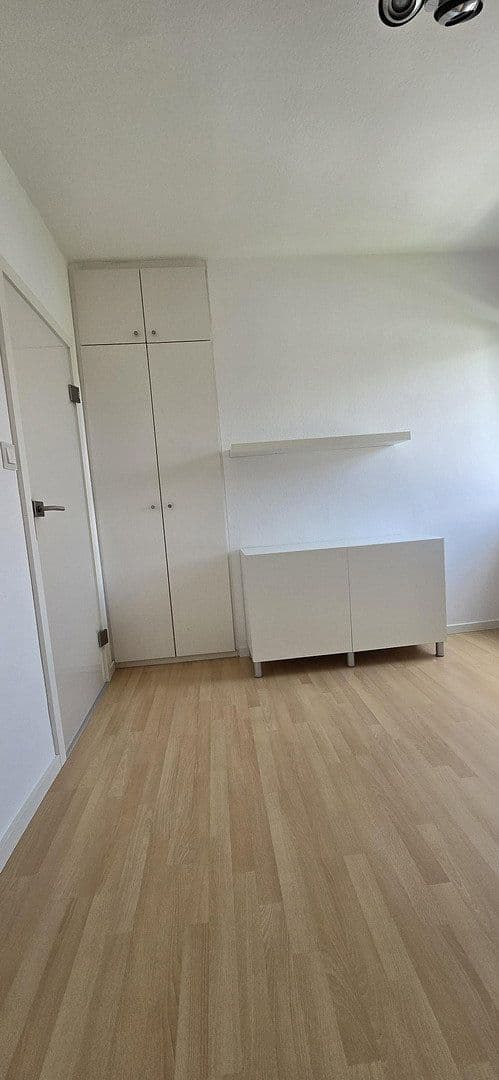 Pronájem bytu 3+1 52 m², Stuttgart, Bádensko-Württembersko Pronájem bytu 3+1 52 m², Stuttgart, Bádensko-Württembersko