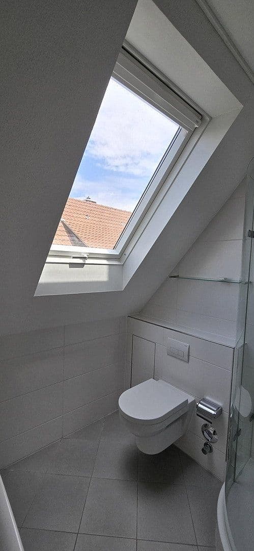 Pronájem bytu 3+1 52 m², Stuttgart, Bádensko-Württembersko Pronájem bytu 3+1 52 m², Stuttgart, Bádensko-Württembersko