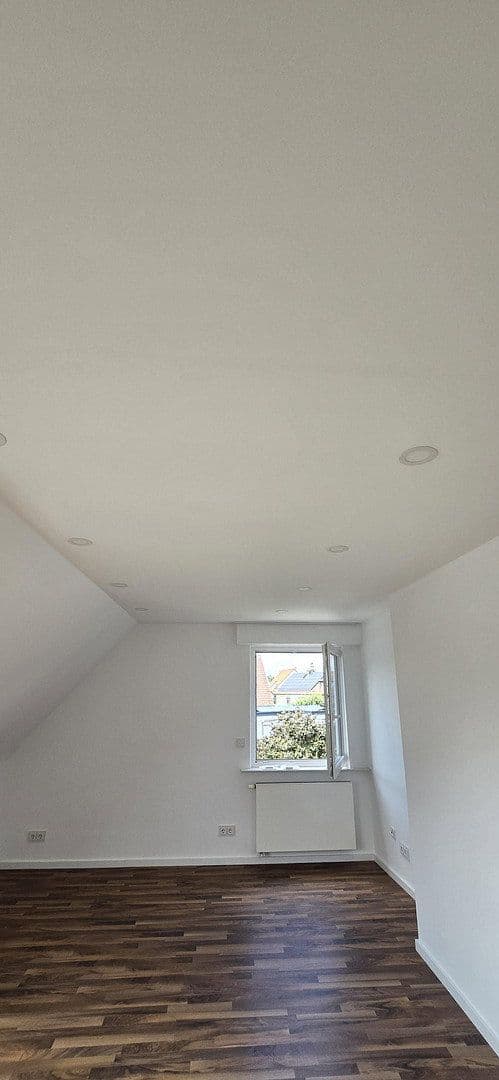 Pronájem bytu 3+1 52 m², Stuttgart, Bádensko-Württembersko Pronájem bytu 3+1 52 m², Stuttgart, Bádensko-Württembersko
