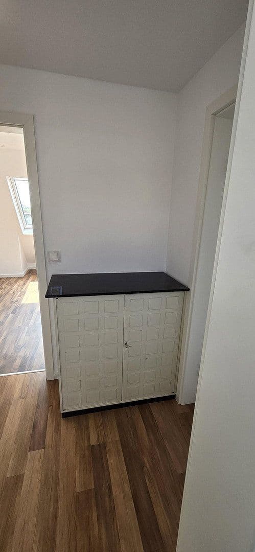 Pronájem bytu 3+1 52 m², Stuttgart, Bádensko-Württembersko Pronájem bytu 3+1 52 m², Stuttgart, Bádensko-Württembersko