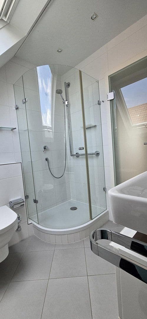 Pronájem bytu 3+1 52 m², Stuttgart, Bádensko-Württembersko Pronájem bytu 3+1 52 m², Stuttgart, Bádensko-Württembersko