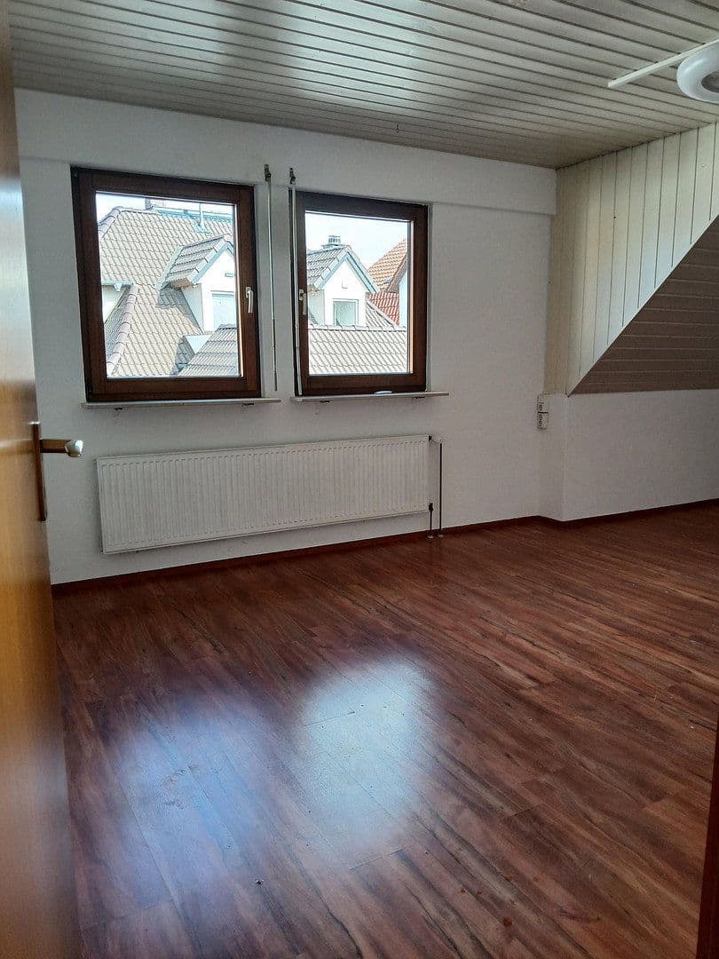 Pronájem bytu 3+1 82 m², Kornbeckstraße 13, Winnenden, Bádensko-Württembersko Pronájem bytu 3+1 82 m², Kornbeckstraße 13, Winnenden, Bádensko-Württembersko