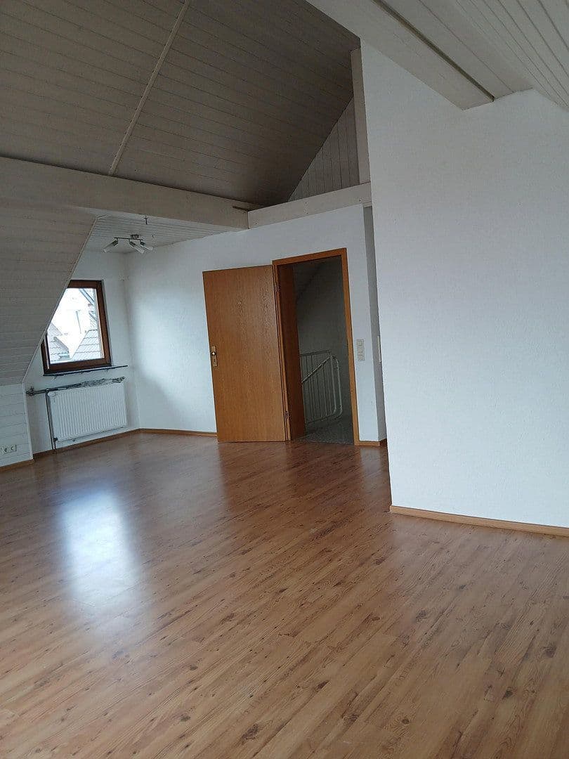 Pronájem bytu 3+1 82 m², Kornbeckstraße 13, Winnenden, Bádensko-Württembersko Pronájem bytu 3+1 82 m², Kornbeckstraße 13, Winnenden, Bádensko-Württembersko