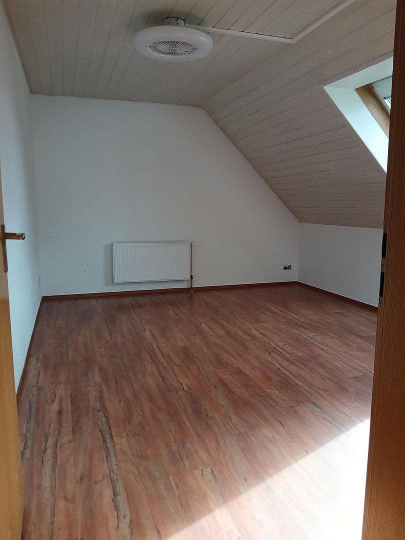Pronájem bytu 3+1 82 m², Kornbeckstraße 13, Winnenden, Bádensko-Württembersko Pronájem bytu 3+1 82 m², Kornbeckstraße 13, Winnenden, Bádensko-Württembersko
