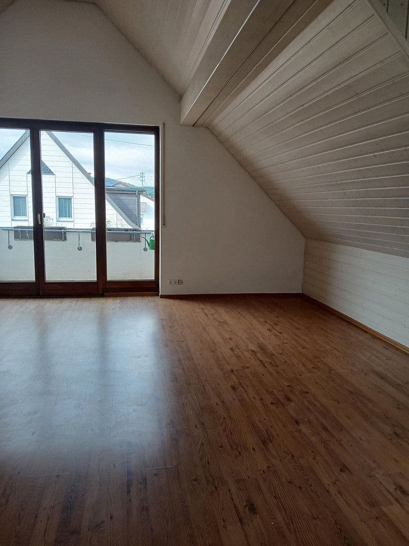 Pronájem bytu 3+1 82 m², Kornbeckstraße 13, Winnenden, Bádensko-Württembersko Pronájem bytu 3+1 82 m², Kornbeckstraße 13, Winnenden, Bádensko-Württembersko