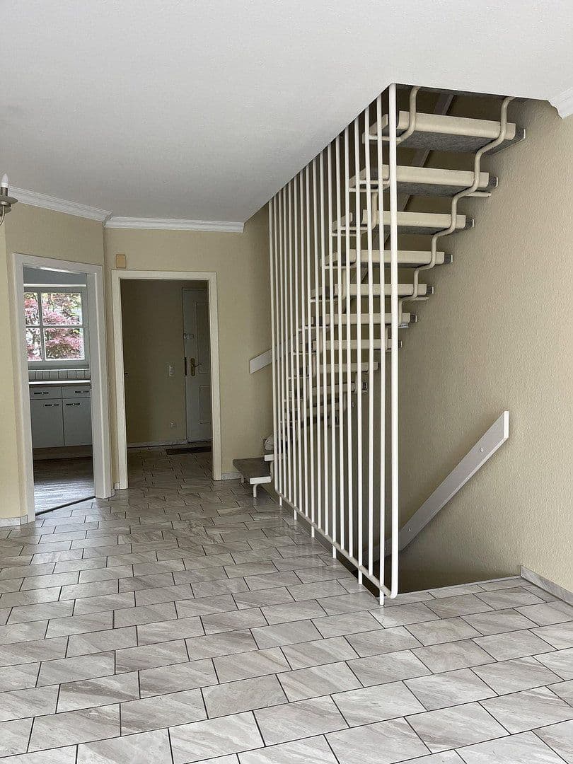 Pronájem domu 149 m², pozemek 56 m², Wiesbaden, Hessen Pronájem domu 149 m², pozemek 56 m², Wiesbaden, Hessen