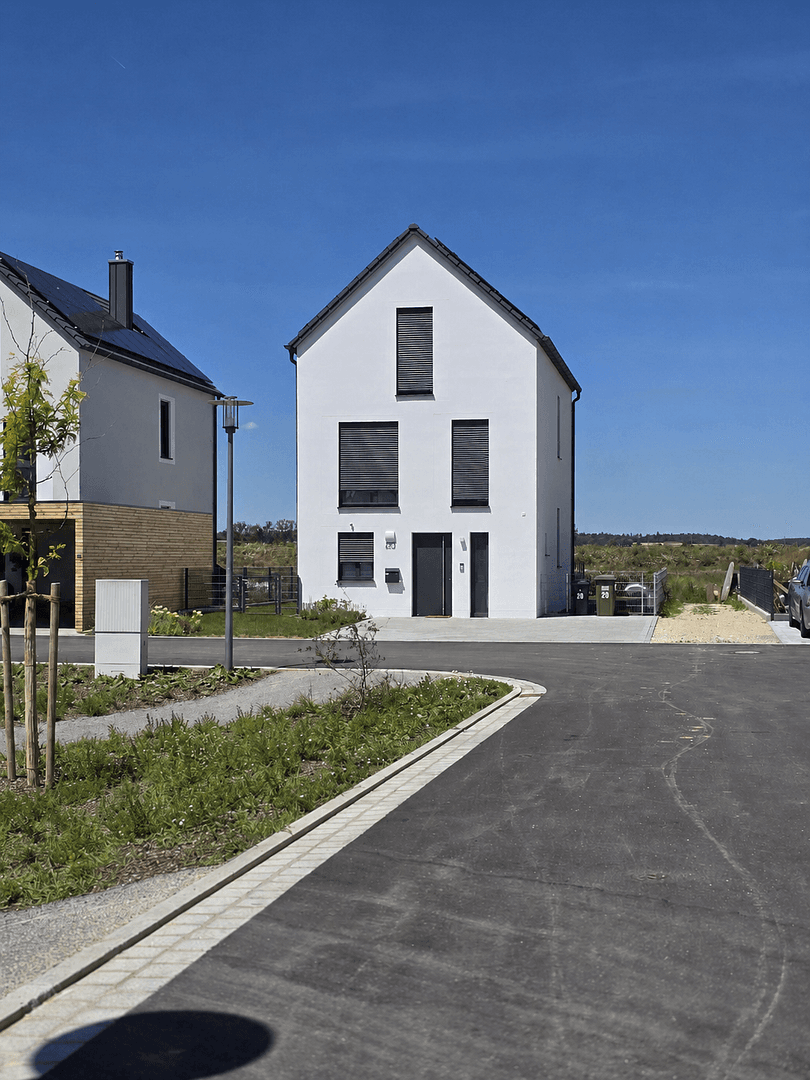 Pronájem domu 149 m², pozemek 317 m², Lerchenfelder Hof, Köfering, Bavorsko Pronájem domu 149 m², pozemek 317 m², Lerchenfelder Hof, Köfering, Bavorsko