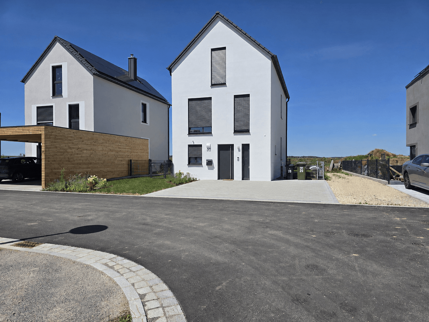Pronájem domu 149 m², pozemek 317 m², Lerchenfelder Hof, Köfering, Bavorsko Pronájem domu 149 m², pozemek 317 m², Lerchenfelder Hof, Köfering, Bavorsko
