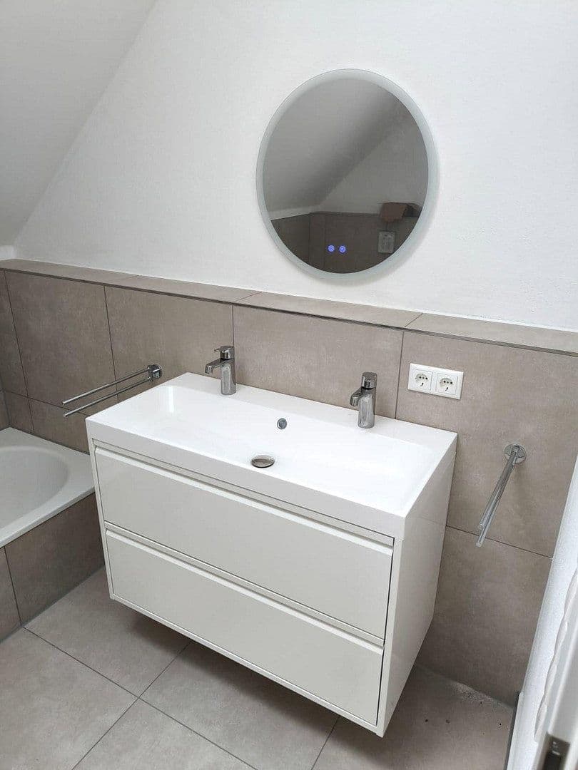 Pronájem domu 149 m², pozemek 317 m², Lerchenfelder Hof, Köfering, Bavorsko Pronájem domu 149 m², pozemek 317 m², Lerchenfelder Hof, Köfering, Bavorsko