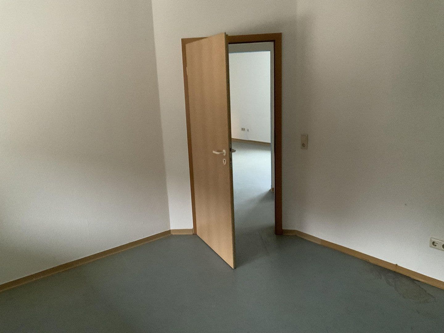 Pronájem domu 454 m², pozemek 959 m², Oberweiler-Tiefenbach, Porýní-Falc Pronájem domu 454 m², pozemek 959 m², Oberweiler-Tiefenbach, Porýní-Falc