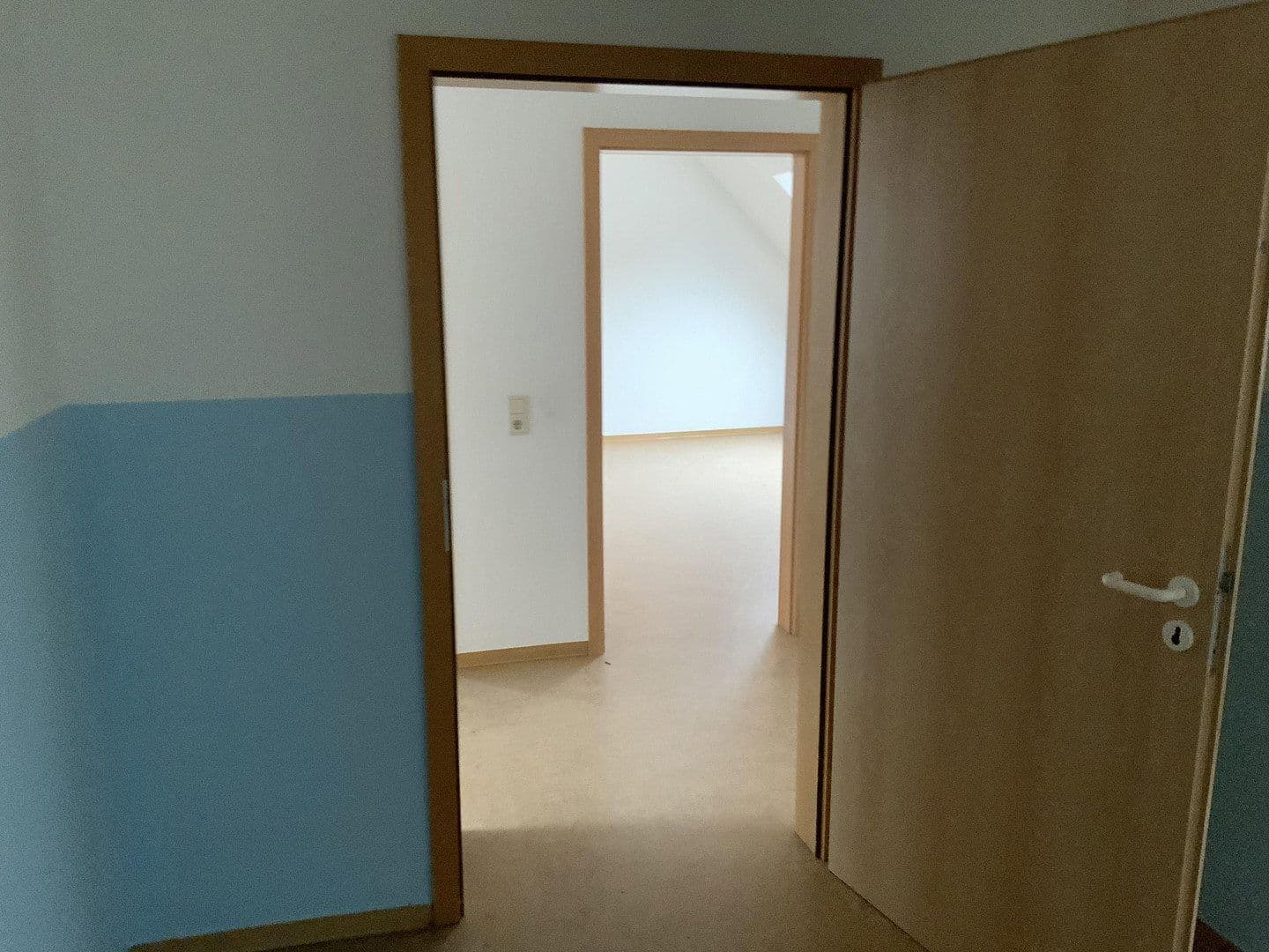 Pronájem domu 454 m², pozemek 959 m², Oberweiler-Tiefenbach, Porýní-Falc Pronájem domu 454 m², pozemek 959 m², Oberweiler-Tiefenbach, Porýní-Falc