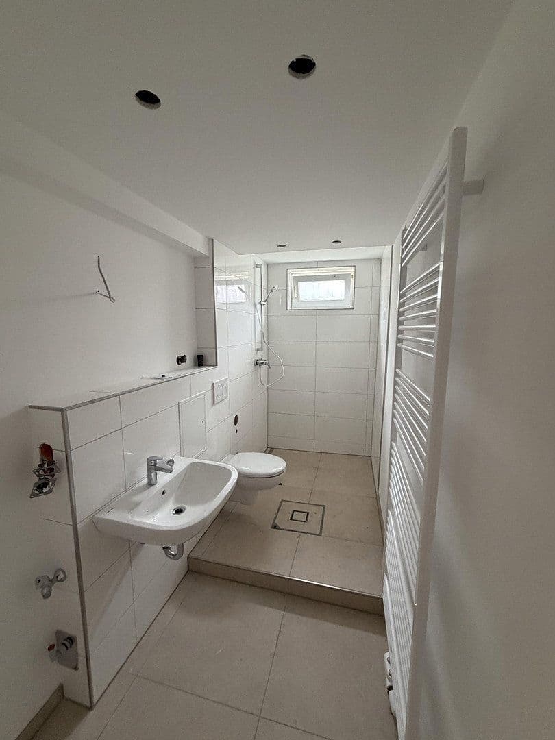 Pronájem bytu 3+1 74 m², Petrus-Waldus-Straße 11, Karlsruhe, Bádensko-Württembersko Pronájem bytu 3+1 74 m², Petrus-Waldus-Straße 11, Karlsruhe, Bádensko-Württembersko