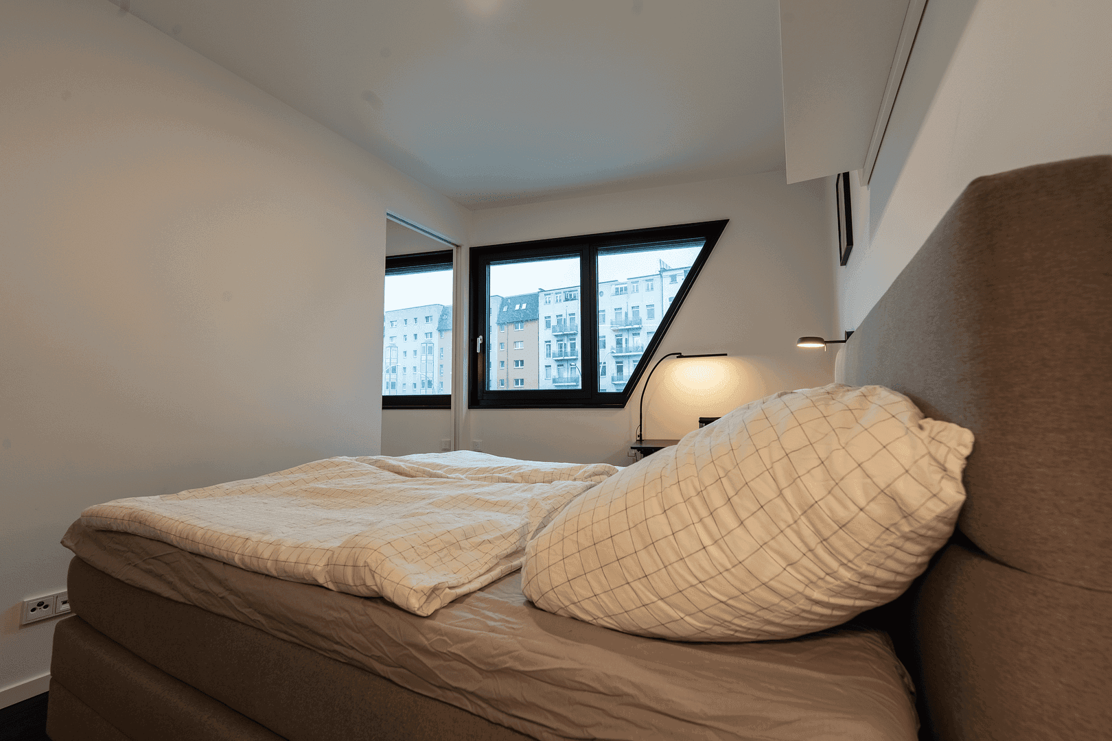 Pronájem bytu 2+1 44 m², Stralauer Allee 13a, Berlin, Berlín Pronájem bytu 2+1 44 m², Stralauer Allee 13a, Berlin, Berlín