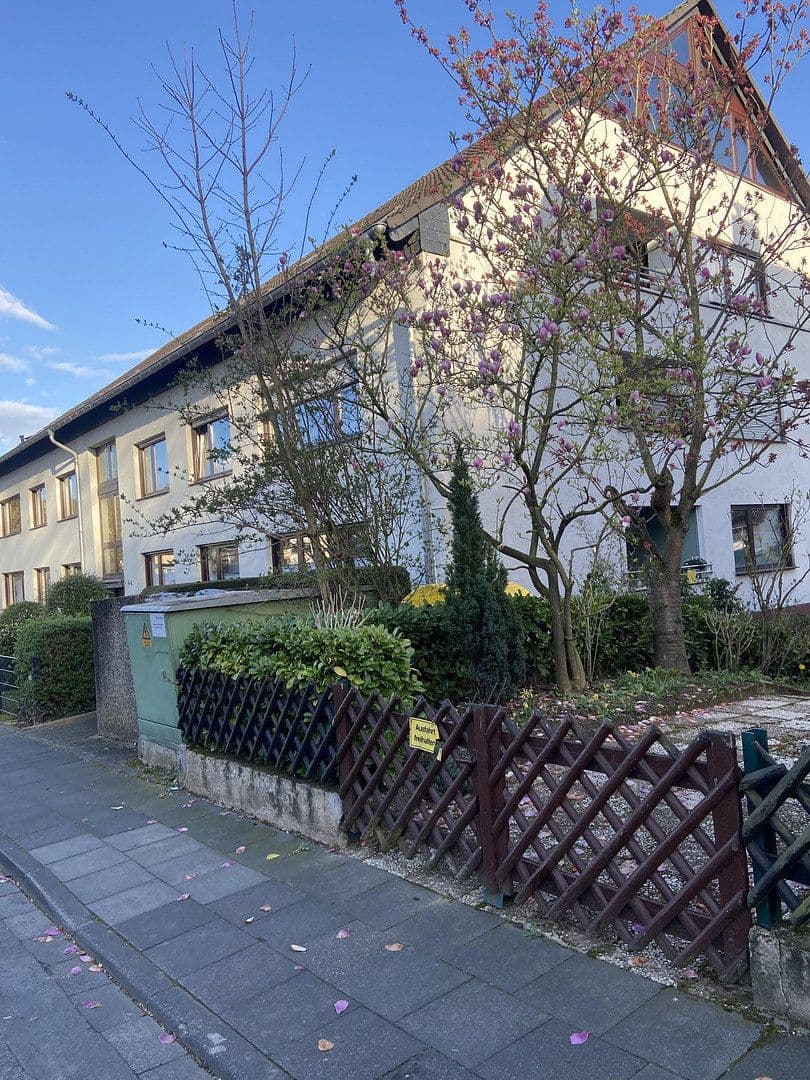 Pronájem bytu 2+1 74 m², Nesselroder str 4-6, Bonn, Severní Porýní-Vestfálsko Pronájem bytu 2+1 74 m², Nesselroder str 4-6, Bonn, Severní Porýní-Vestfálsko