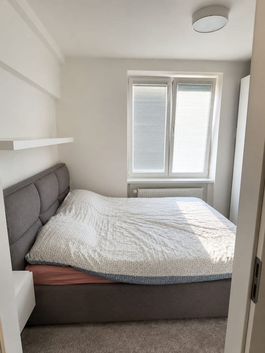 Pronájem bytu 2+kk 43 m², Osadní, Praha, Praha Pronájem bytu 2+kk 43 m², Osadní, Praha, Praha