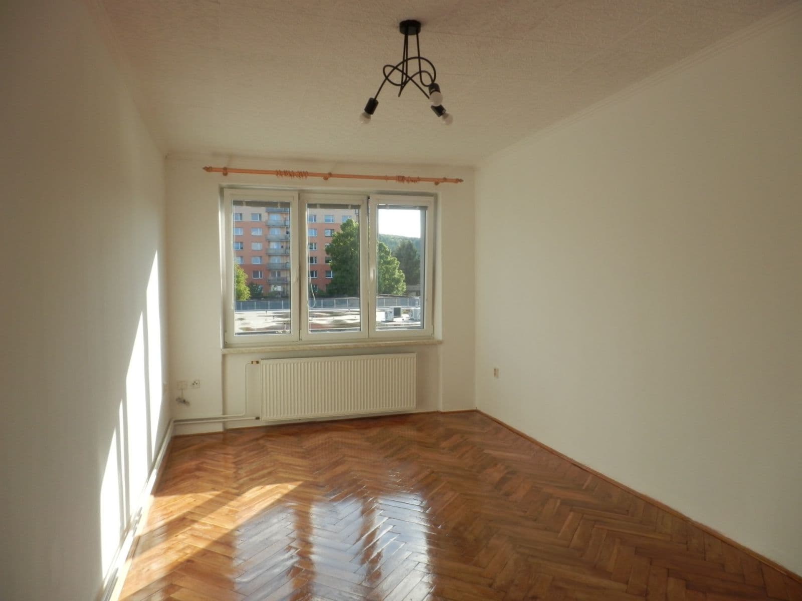 Pronájem bytu 2+1 58 m², Obránců míru, Lomnice nad Popelkou, Liberecký kraj Pronájem bytu 2+1 58 m², Obránců míru, Lomnice nad Popelkou, Liberecký kraj