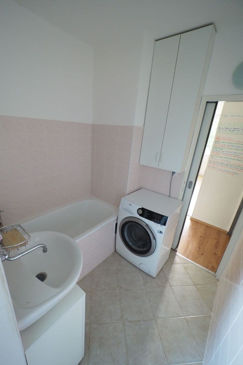 Pronájem bytu 3+kk 66 m², Jungmannova, Otrokovice, Zlínský kraj Pronájem bytu 3+kk 66 m², Jungmannova, Otrokovice, Zlínský kraj
