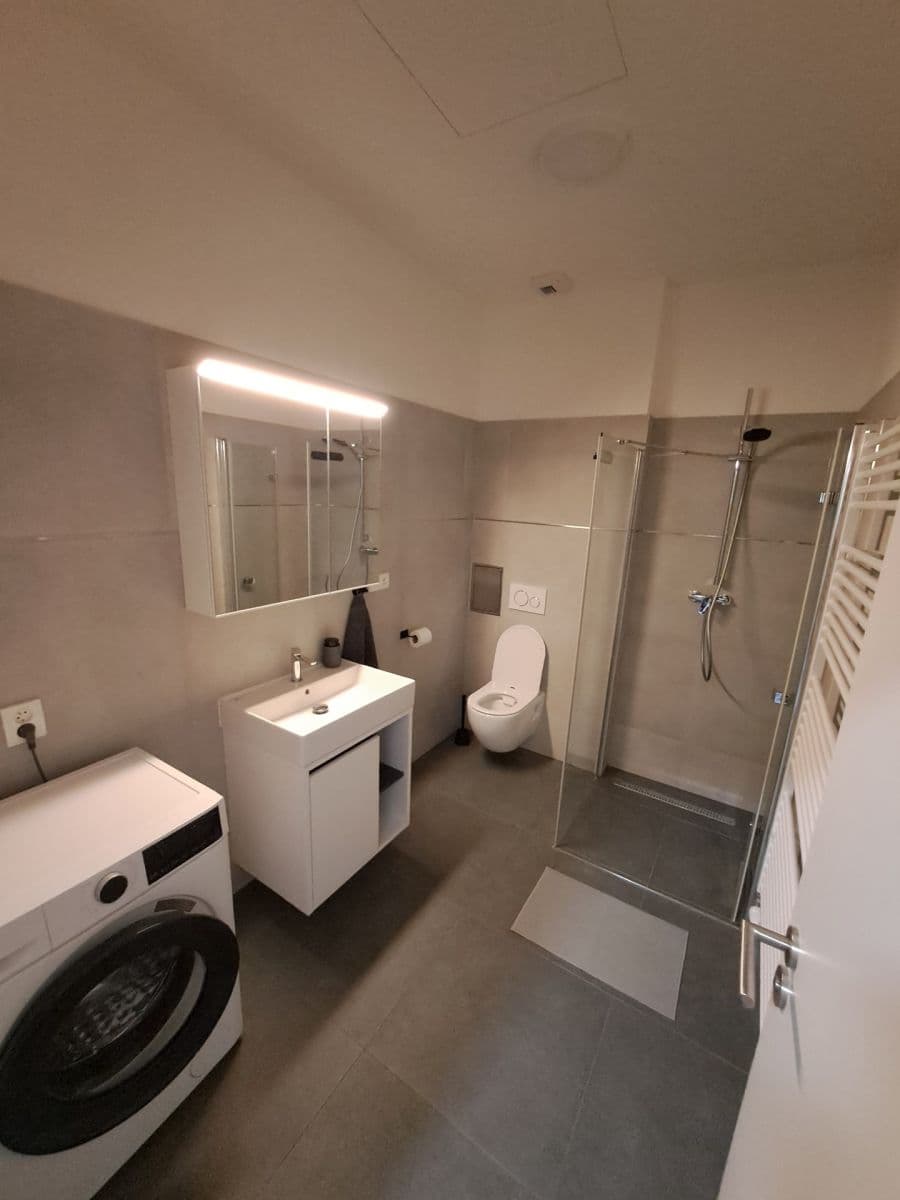 Pronájem bytu 1+kk 36 m², S. K. Neumanna, Kralupy nad Vltavou, Středočeský kraj Pronájem bytu 1+kk 36 m², S. K. Neumanna, Kralupy nad Vltavou, Středočeský kraj