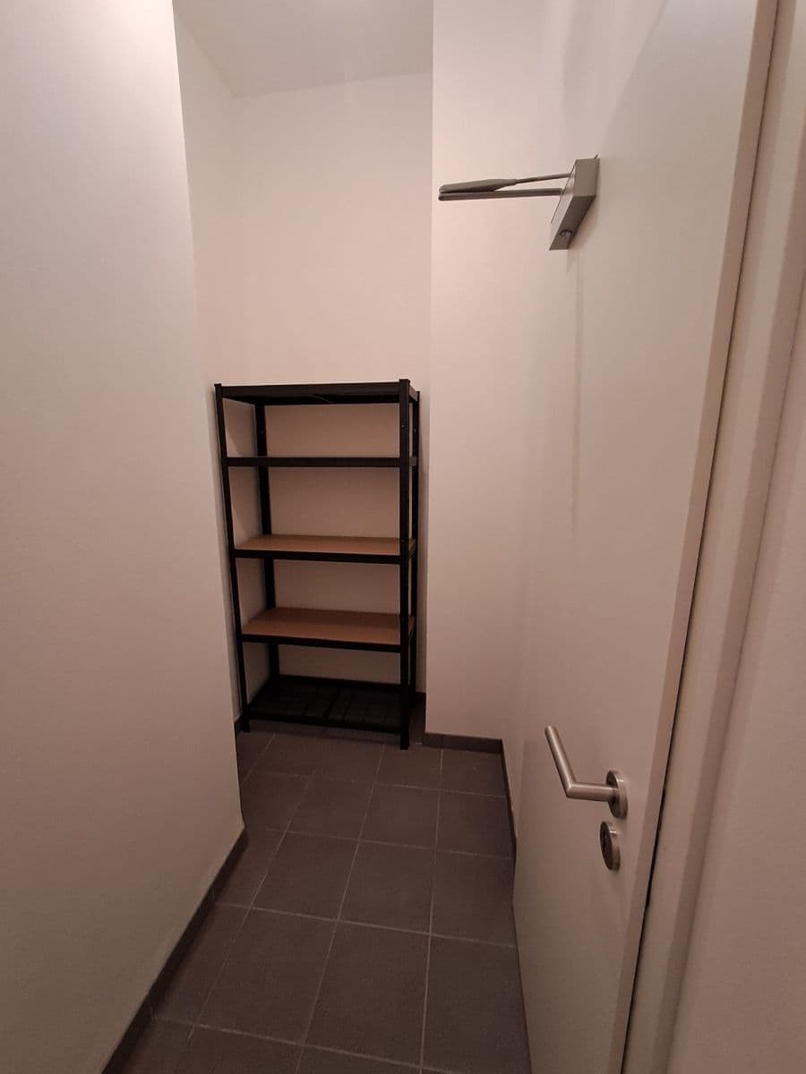 Pronájem bytu 1+kk 36 m², S. K. Neumanna, Kralupy nad Vltavou, Středočeský kraj Pronájem bytu 1+kk 36 m², S. K. Neumanna, Kralupy nad Vltavou, Středočeský kraj