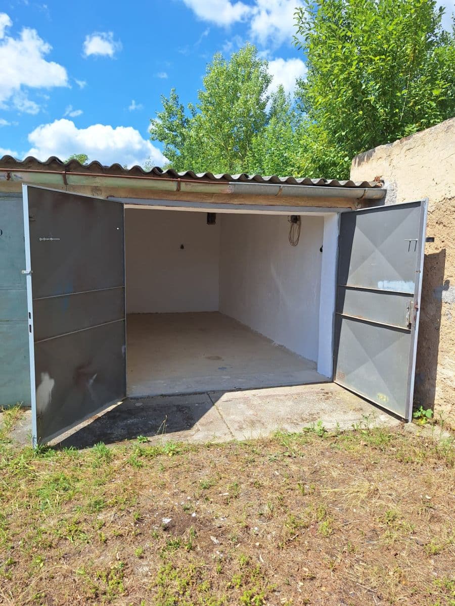 Prodej garáže 18 m², Plzeň, Plzeňský kraj Prodej garáže 18 m², Plzeň, Plzeňský kraj