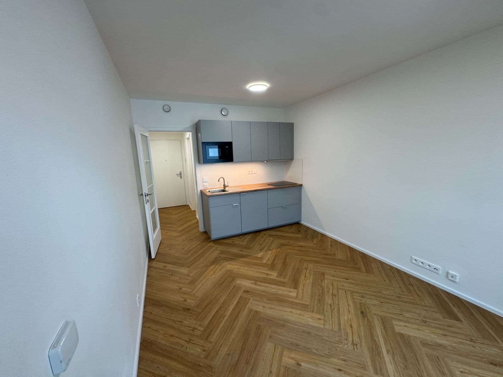 Pronájem bytu 1+kk 23 m², Plzeňská, Praha, Praha Pronájem bytu 1+kk 23 m², Plzeňská, Praha, Praha