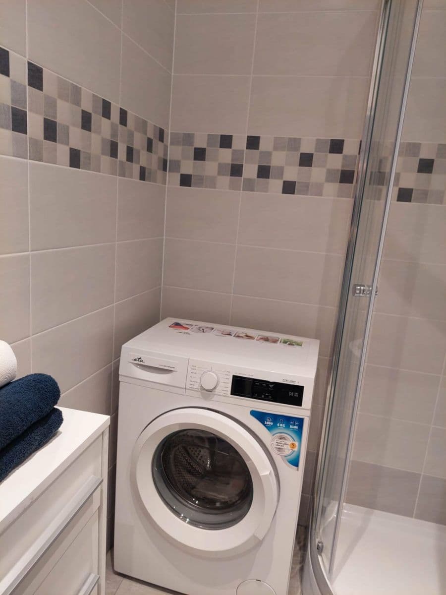 Pronájem bytu 2+1 53 m², Káranská, Praha, Praha Pronájem bytu 2+1 53 m², Káranská, Praha, Praha