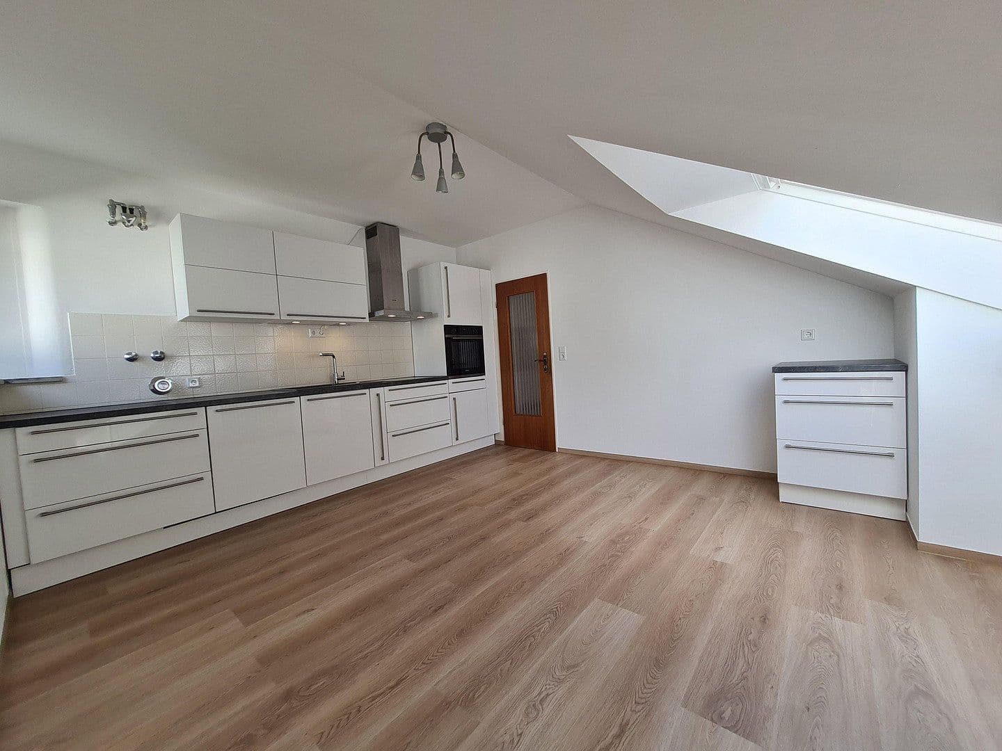 Pronájem bytu 2+1 64 m², Stadtbergen, Bavorsko Pronájem bytu 2+1 64 m², Stadtbergen, Bavorsko
