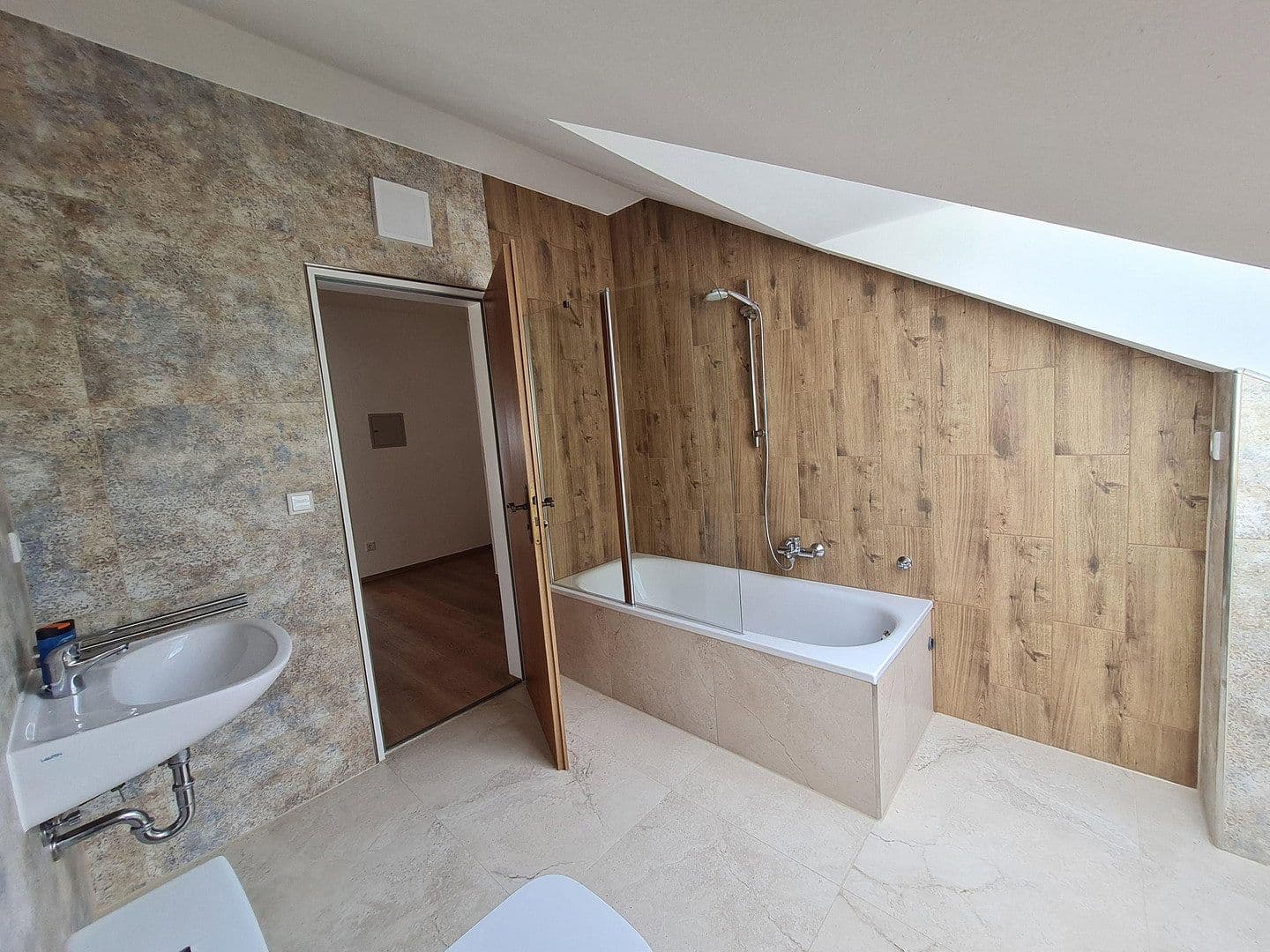 Pronájem bytu 2+1 64 m², Stadtbergen, Bavorsko Pronájem bytu 2+1 64 m², Stadtbergen, Bavorsko