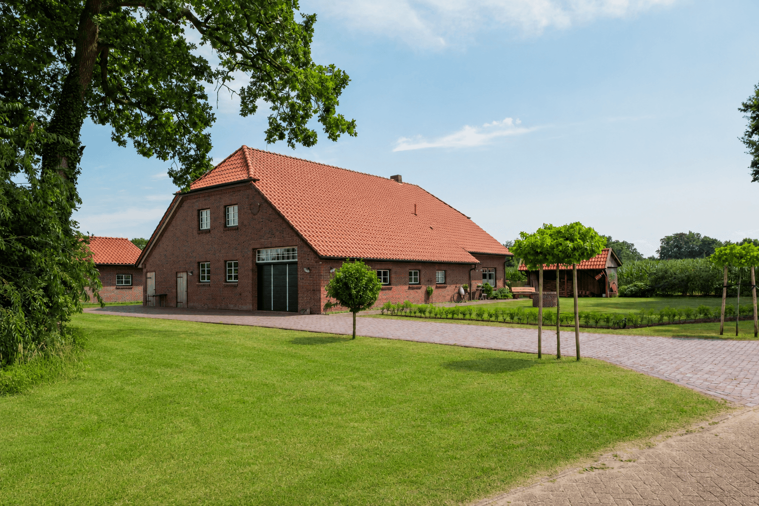 Prodej domu 155 m², pozemek 3.400 m², Edewecht, Dolní Sasko Prodej domu 155 m², pozemek 3.400 m², Edewecht, Dolní Sasko