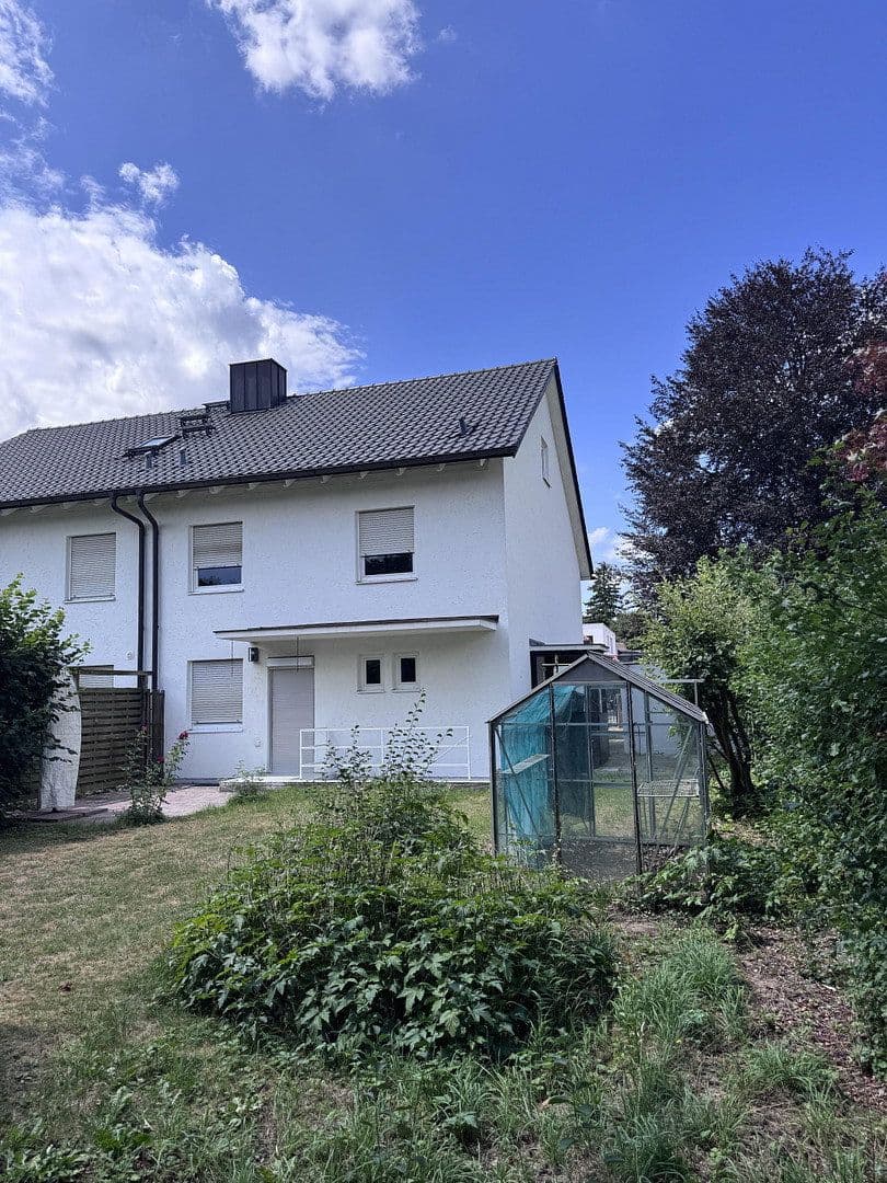 Pronájem domu 115 m², pozemek 500 m², Germering, Bavorsko Pronájem domu 115 m², pozemek 500 m², Germering, Bavorsko