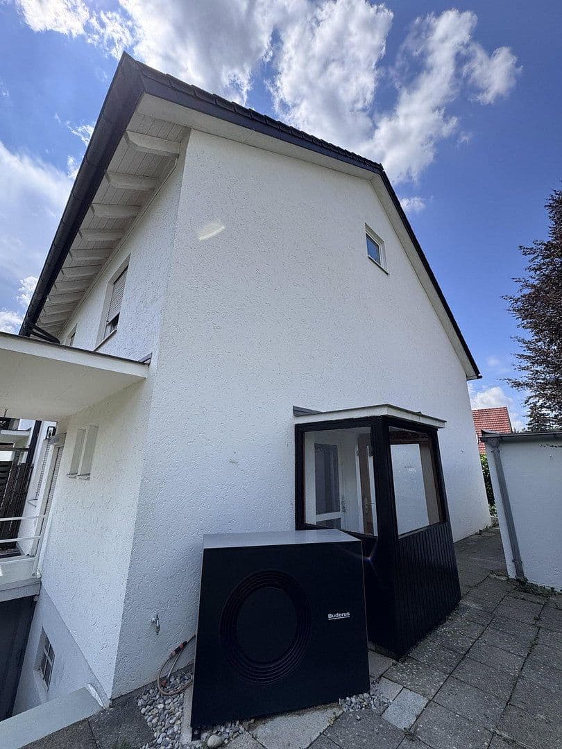 Pronájem domu 115 m², pozemek 500 m², Germering, Bavorsko Pronájem domu 115 m², pozemek 500 m², Germering, Bavorsko