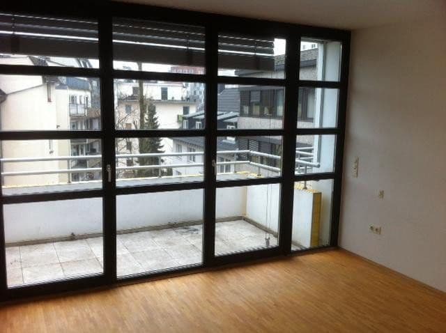 Pronájem bytu 2+1 77 m², Düsseldorf, Severní Porýní-Vestfálsko Pronájem bytu 2+1 77 m², Düsseldorf, Severní Porýní-Vestfálsko