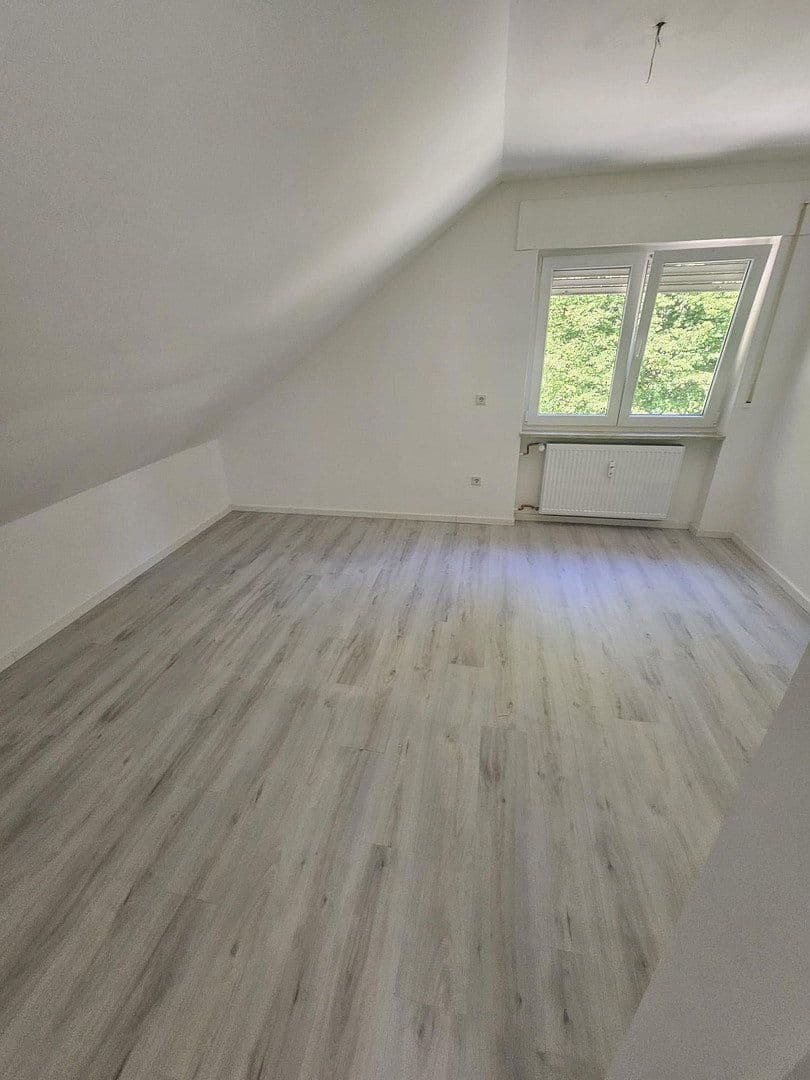 Pronájem bytu 4+kk 89 m², Waldstraße 20, Hirschhorn, Hessen Pronájem bytu 4+kk 89 m², Waldstraße 20, Hirschhorn, Hessen