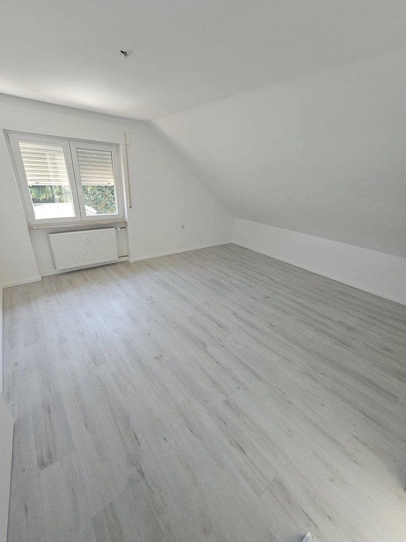Pronájem bytu 4+kk 89 m², Waldstraße 20, Hirschhorn, Hessen Pronájem bytu 4+kk 89 m², Waldstraße 20, Hirschhorn, Hessen