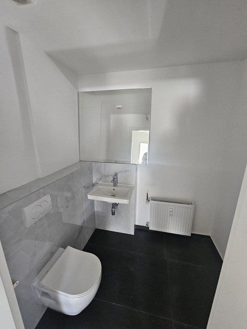 Pronájem bytu 4+kk 89 m², Waldstraße 20, Hirschhorn, Hessen Pronájem bytu 4+kk 89 m², Waldstraße 20, Hirschhorn, Hessen