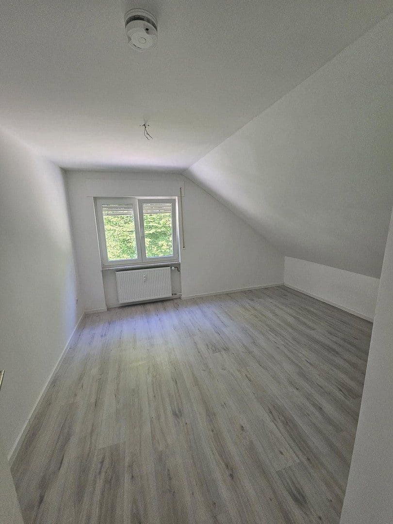 Pronájem bytu 4+kk 89 m², Waldstraße 20, Hirschhorn, Hessen Pronájem bytu 4+kk 89 m², Waldstraße 20, Hirschhorn, Hessen