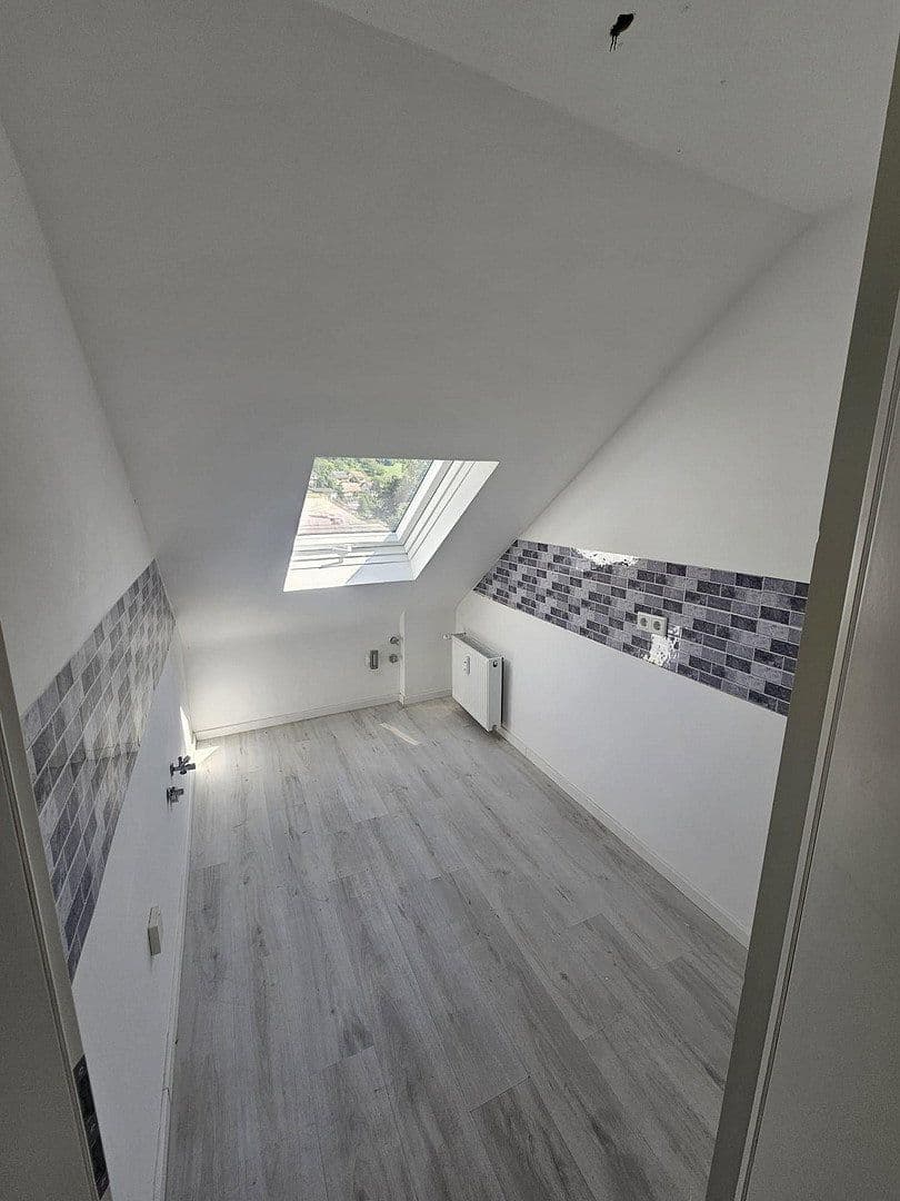 Pronájem bytu 4+kk 89 m², Waldstraße 20, Hirschhorn, Hessen Pronájem bytu 4+kk 89 m², Waldstraße 20, Hirschhorn, Hessen