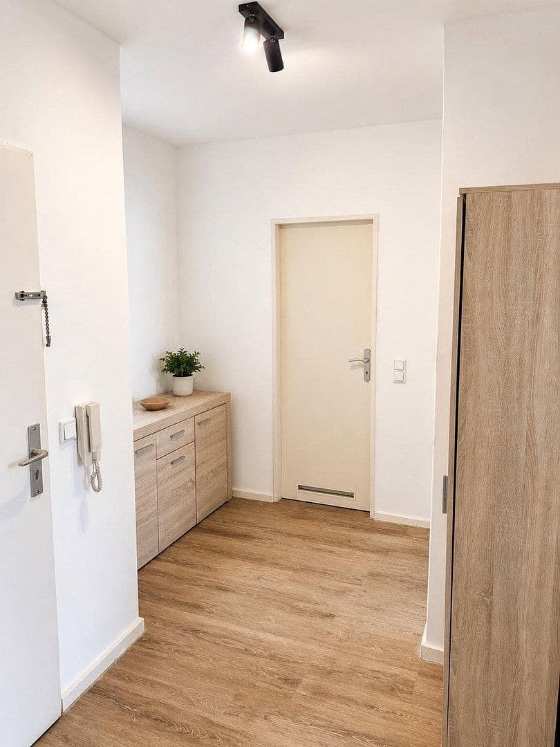 Pronájem bytu 2+1 62 m², Beethovenstrasse 48, Neu-Isenburg, Hessen Pronájem bytu 2+1 62 m², Beethovenstrasse 48, Neu-Isenburg, Hessen