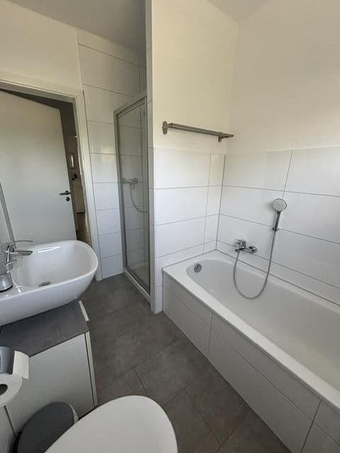 Pronájem bytu 3+1 79 m², Korschenbroich, Severní Porýní-Vestfálsko Pronájem bytu 3+1 79 m², Korschenbroich, Severní Porýní-Vestfálsko
