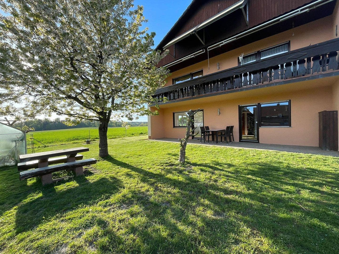 Prodej domu 275 m², pozemek 985 m², Schondra, Bavorsko Prodej domu 275 m², pozemek 985 m², Schondra, Bavorsko
