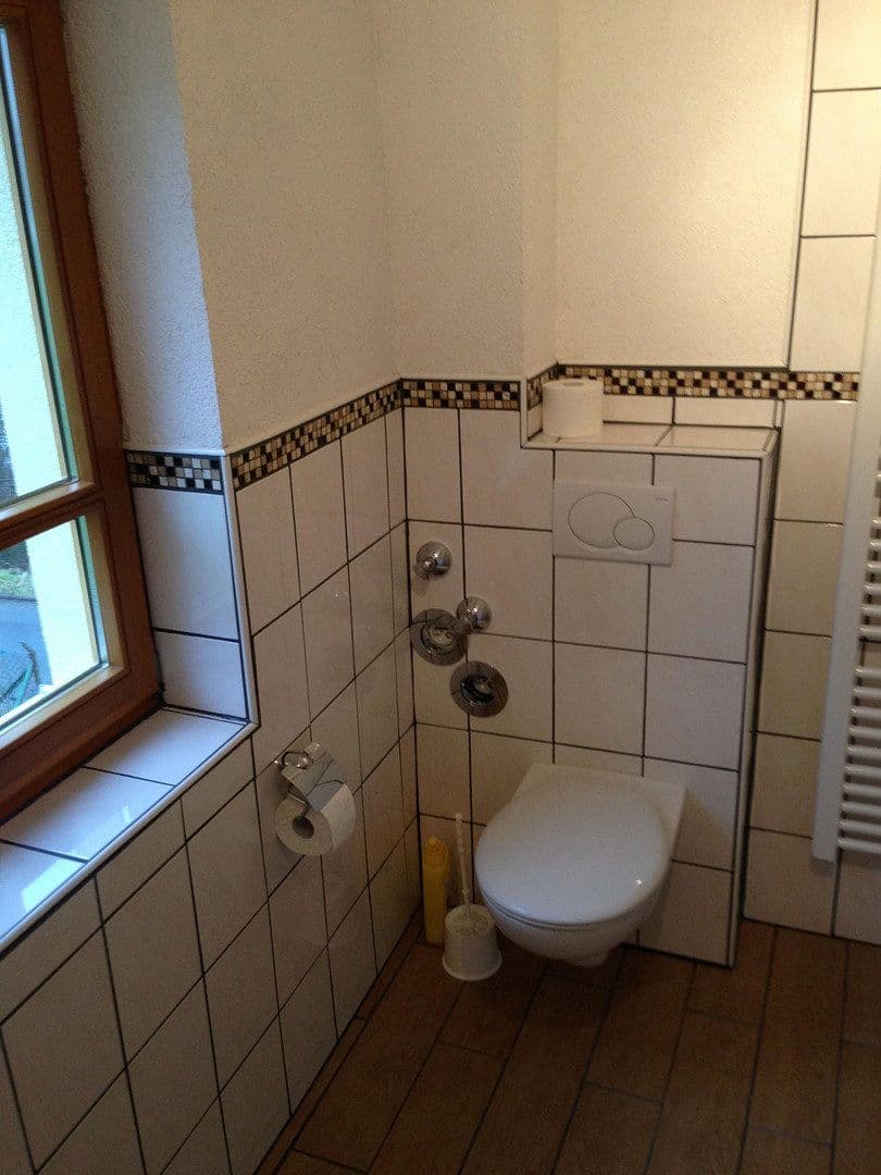 Prodej domu 191 m², pozemek 336 m², Leistenbachstraße 1, Schmitten im Taunus, Hessen Prodej domu 191 m², pozemek 336 m², Leistenbachstraße 1, Schmitten im Taunus, Hessen