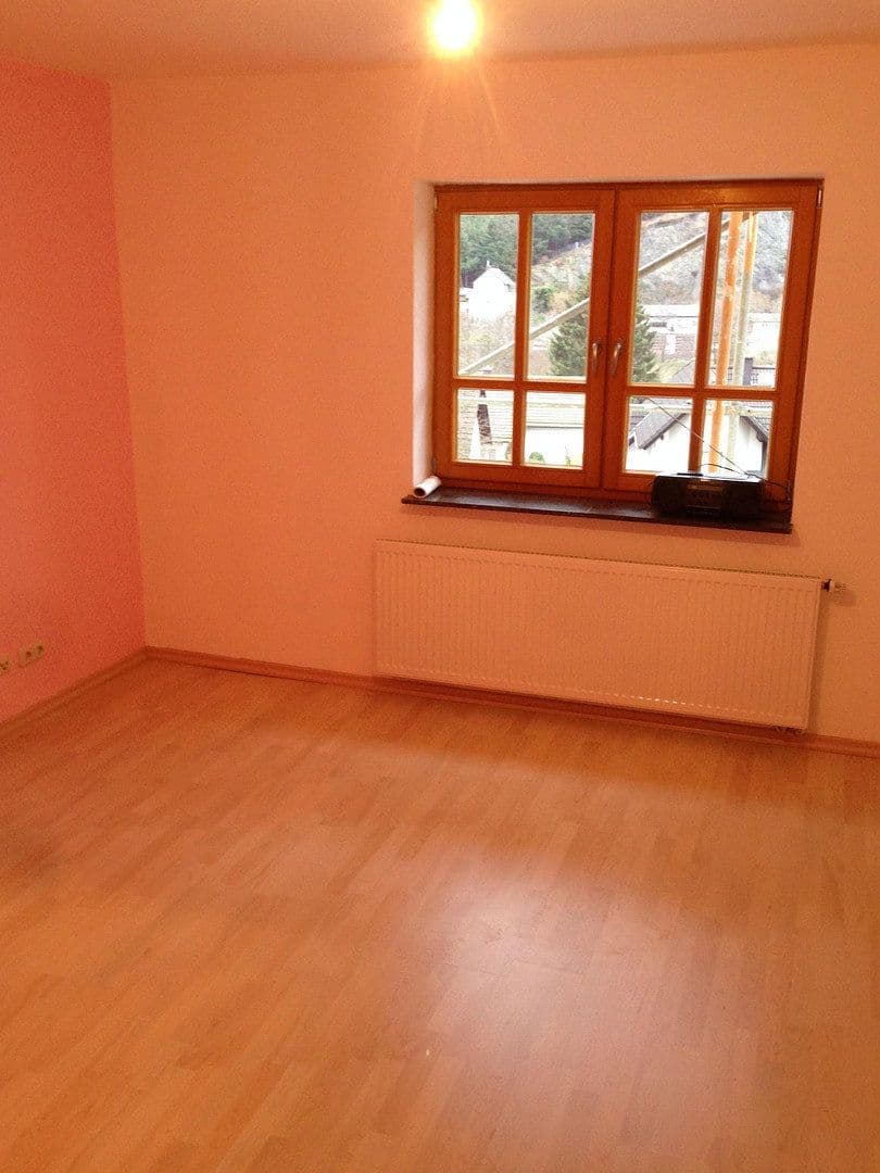Prodej domu 191 m², pozemek 336 m², Leistenbachstraße 1, Schmitten im Taunus, Hessen Prodej domu 191 m², pozemek 336 m², Leistenbachstraße 1, Schmitten im Taunus, Hessen