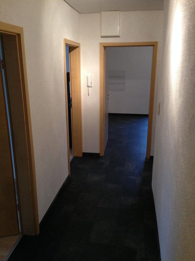 Prodej domu 191 m², pozemek 336 m², Leistenbachstraße 1, Schmitten im Taunus, Hessen Prodej domu 191 m², pozemek 336 m², Leistenbachstraße 1, Schmitten im Taunus, Hessen