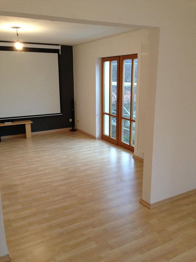 Prodej domu 191 m², pozemek 336 m², Leistenbachstraße 1, Schmitten im Taunus, Hessen Prodej domu 191 m², pozemek 336 m², Leistenbachstraße 1, Schmitten im Taunus, Hessen