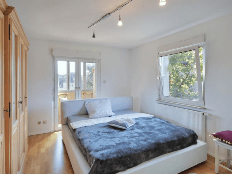 Prodej domu 140 m², pozemek 541 m², Ludwigsburg, Bádensko-Württembersko Prodej domu 140 m², pozemek 541 m², Ludwigsburg, Bádensko-Württembersko