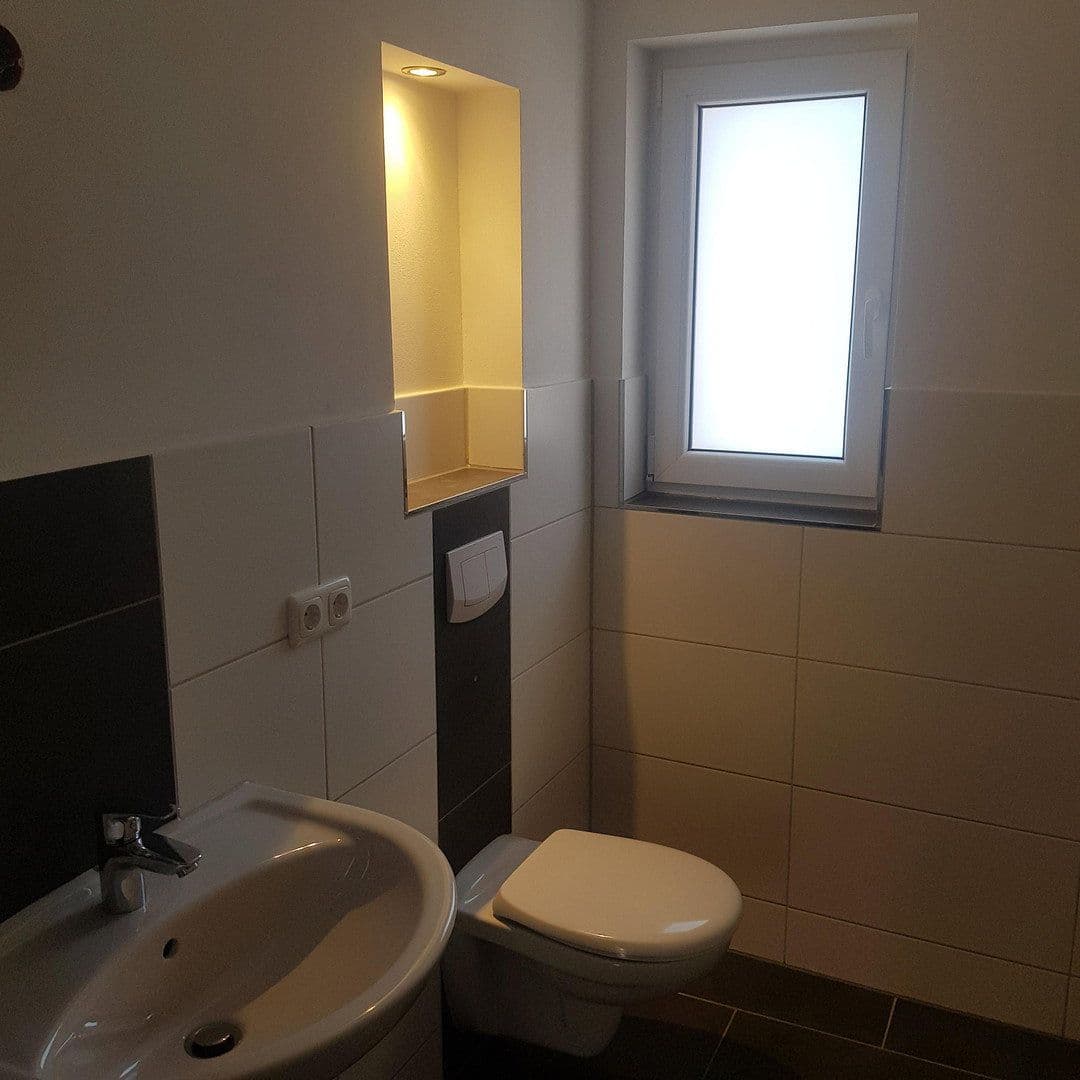 Pronájem domu 166 m², pozemek 229 m², Rathausstraße 33, Giesen, Dolní Sasko Pronájem domu 166 m², pozemek 229 m², Rathausstraße 33, Giesen, Dolní Sasko