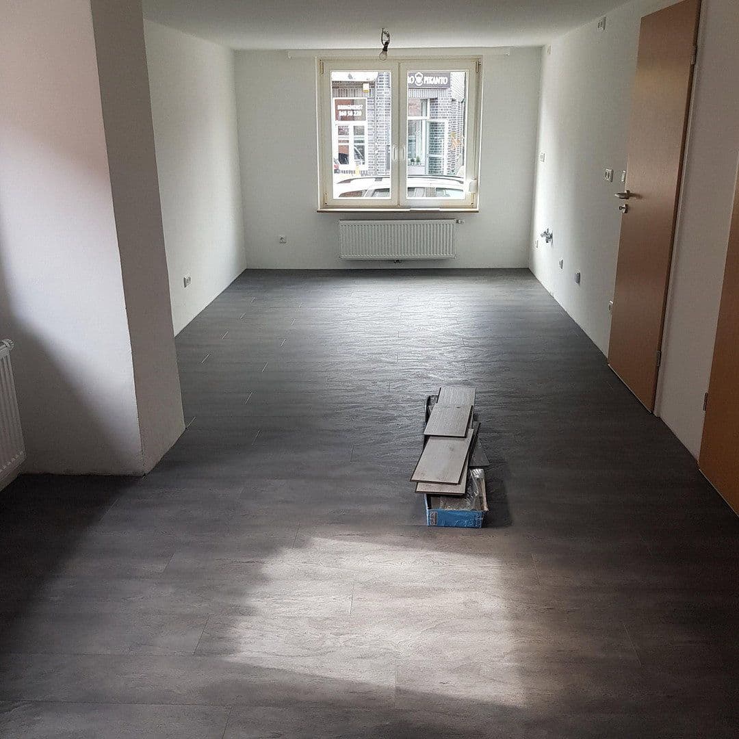 Pronájem domu 166 m², pozemek 229 m², Rathausstraße 33, Giesen, Dolní Sasko Pronájem domu 166 m², pozemek 229 m², Rathausstraße 33, Giesen, Dolní Sasko