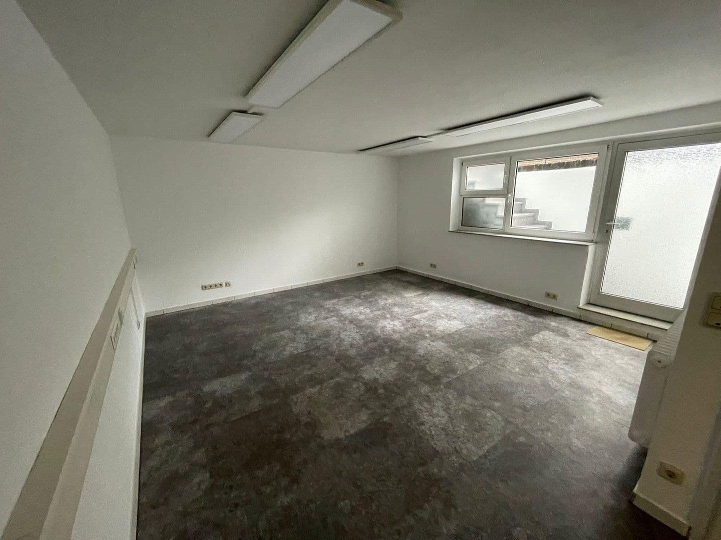 Pronájem kanceláře 323 m², Oberhausen, Severní Porýní-Vestfálsko Pronájem kanceláře 323 m², Oberhausen, Severní Porýní-Vestfálsko