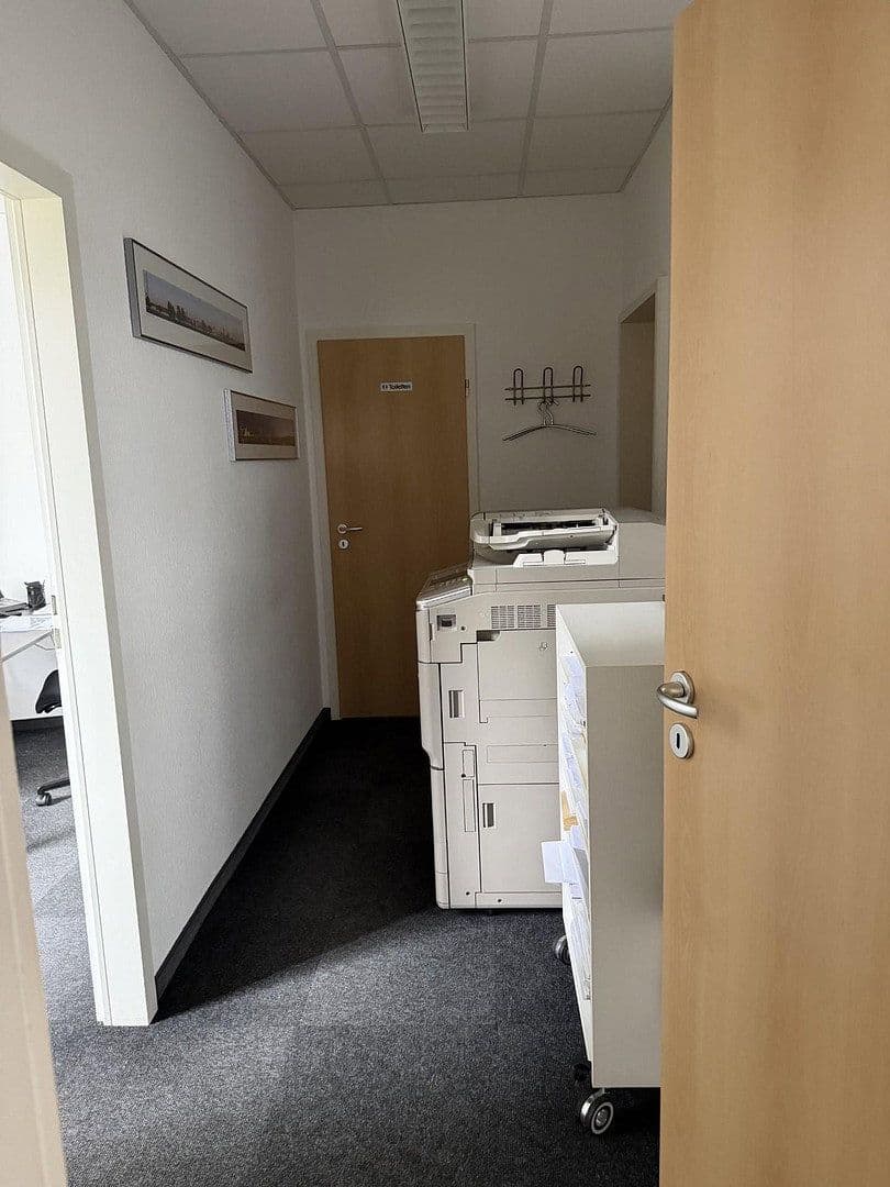 Pronájem kanceláře 105 m², Hauptstr. 100, Langenfeld (Rheinland), Severní Porýní-Vestfálsko Pronájem kanceláře 105 m², Hauptstr. 100, Langenfeld (Rheinland), Severní Porýní-Vestfálsko