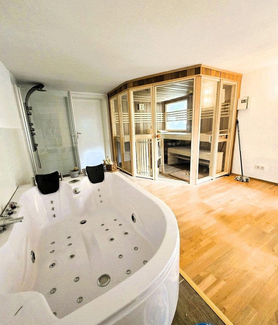 Prodej domu 174 m², pozemek 735 m², Sterkrader Straße 1, Berlin - Tegel, Berlín Prodej domu 174 m², pozemek 735 m², Sterkrader Straße 1, Berlin - Tegel, Berlín